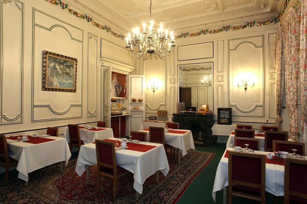 Chateau De La Motte Fenelon 껑브헤 외부 사진
