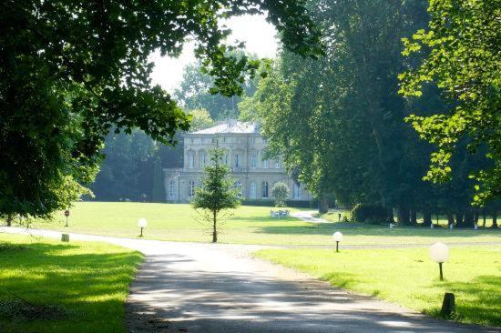 Chateau De La Motte Fenelon 껑브헤 외부 사진