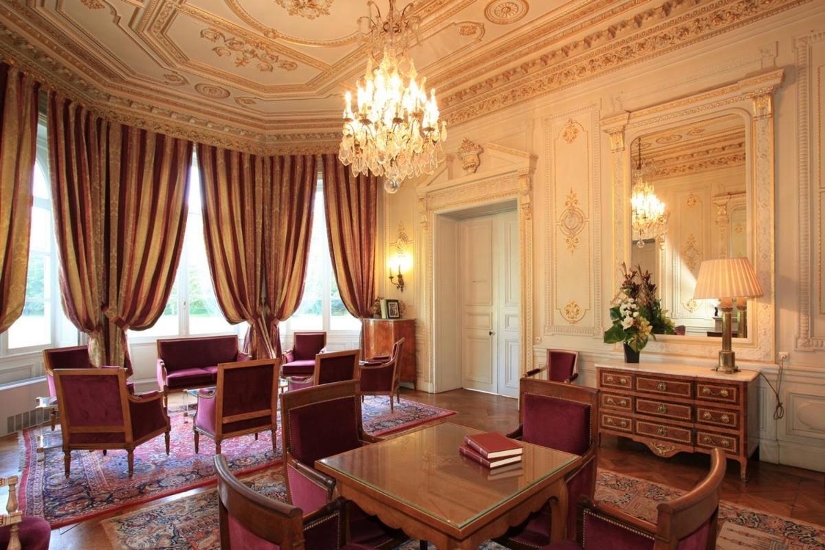 Chateau De La Motte Fenelon 껑브헤 외부 사진