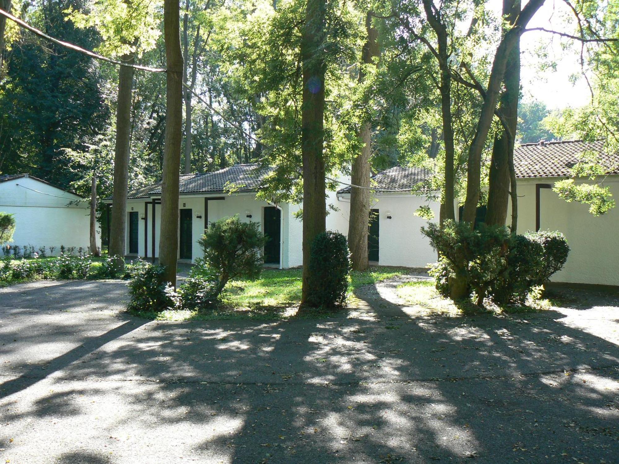 Chateau De La Motte Fenelon 껑브헤 외부 사진